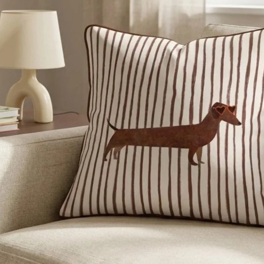 Hillcroft Home Hot Diggity Doxie Throw Pillow 20x20 Piped Cotton Double Sided